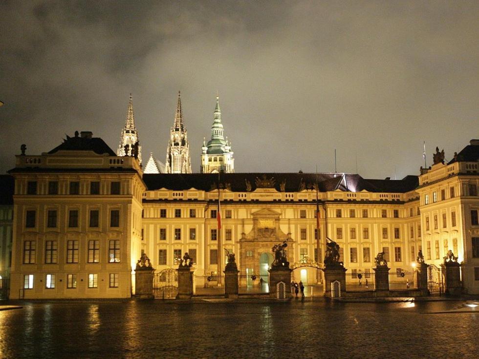 The Bookhouse, 5-Bedroom Residence By Prague Castle Kültér fotó