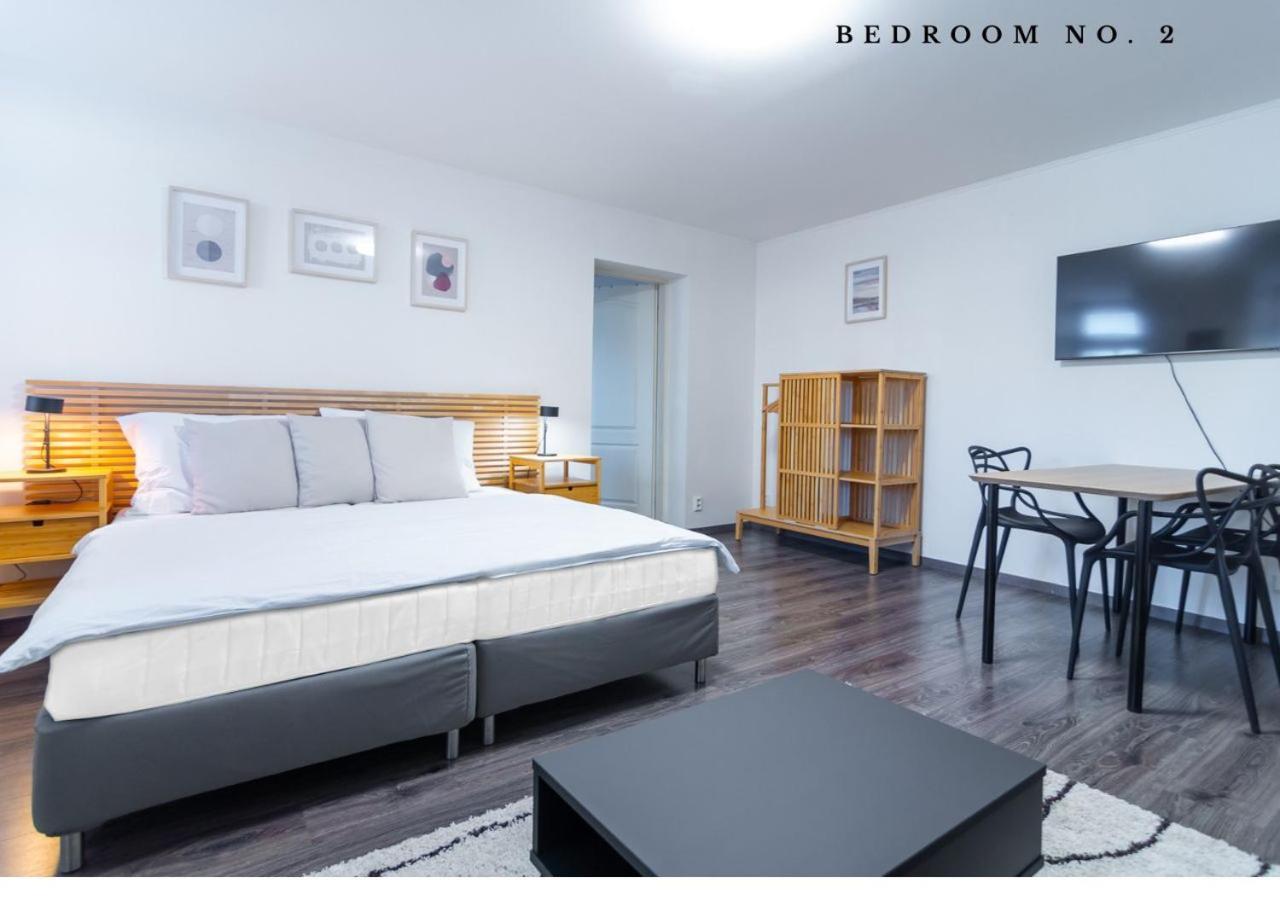 The Bookhouse, 5-Bedroom Residence By Prague Castle Kültér fotó