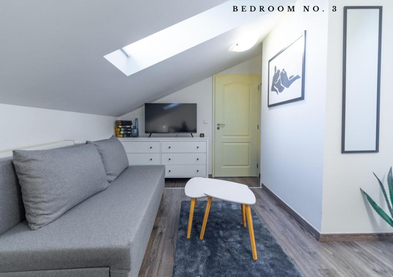 The Bookhouse, 5-Bedroom Residence By Prague Castle Kültér fotó