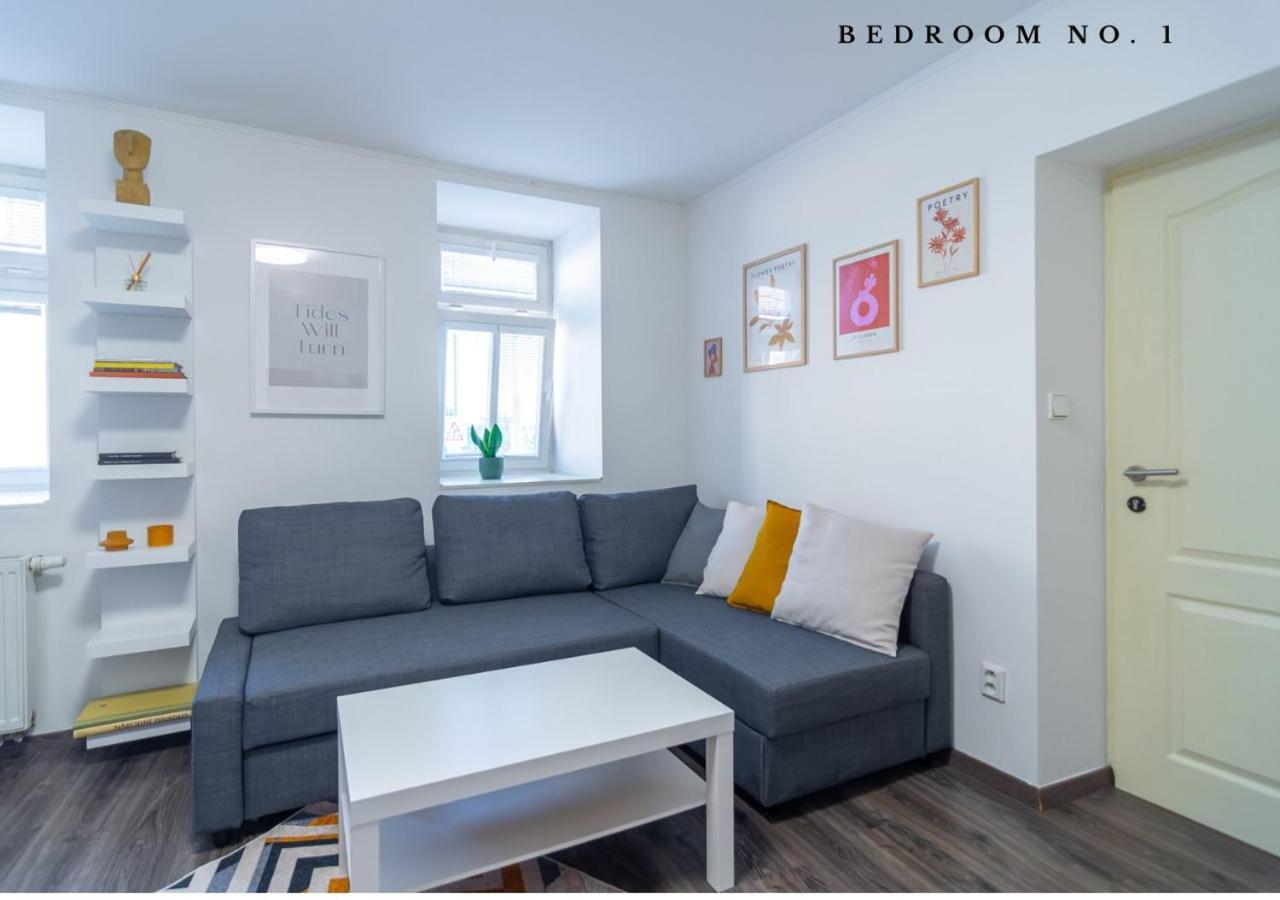 The Bookhouse, 5-Bedroom Residence By Prague Castle Kültér fotó