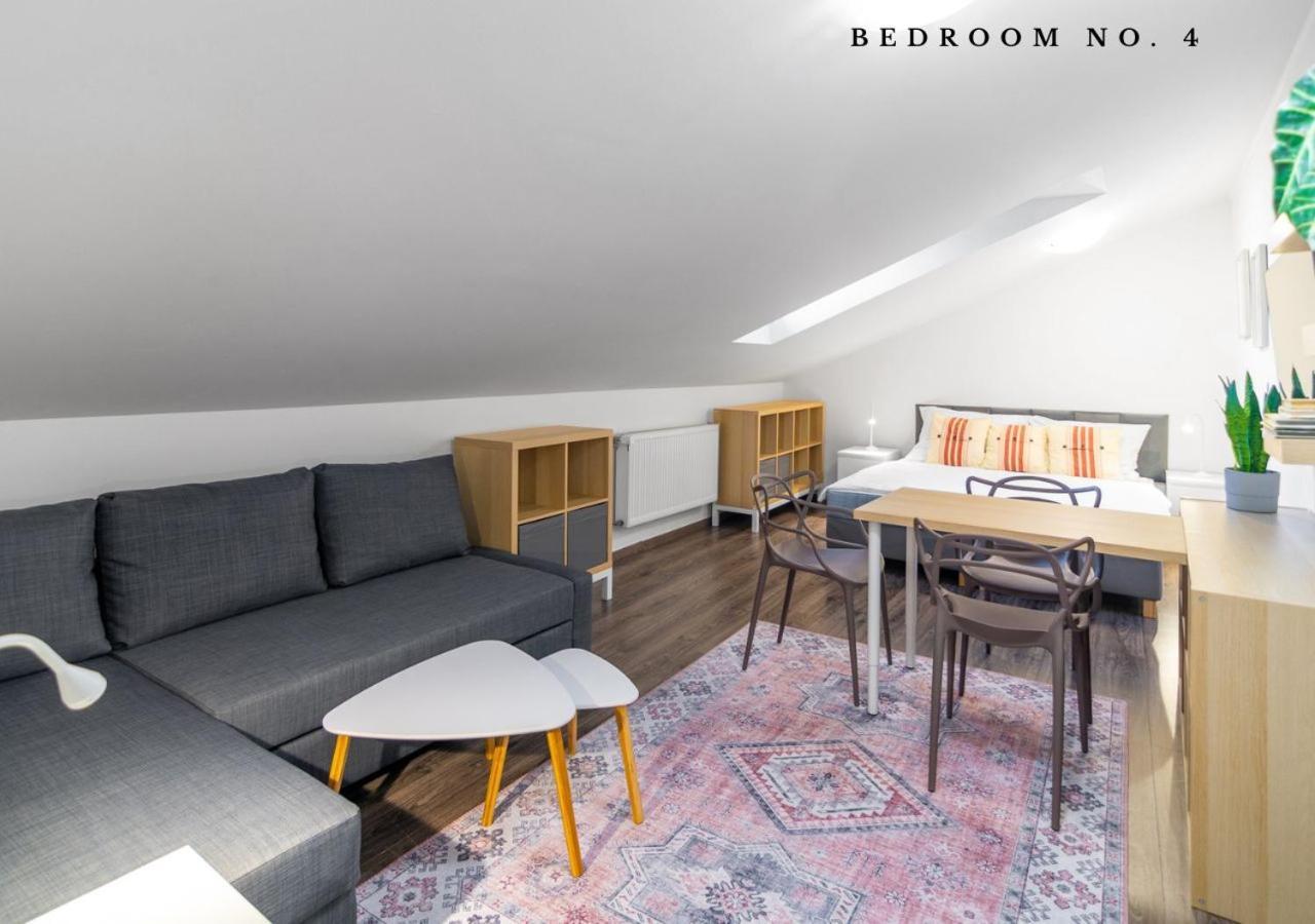 The Bookhouse, 5-Bedroom Residence By Prague Castle Kültér fotó
