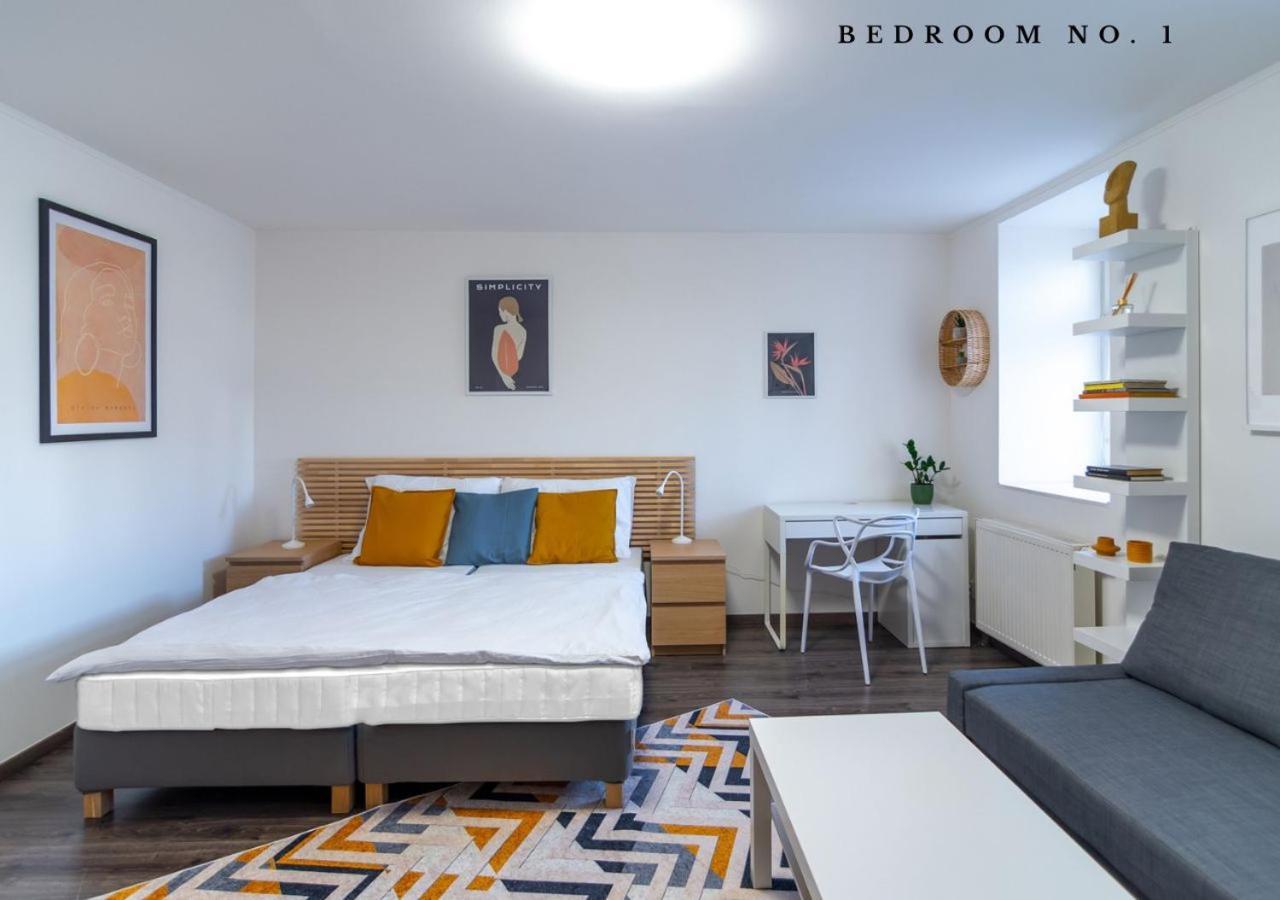 The Bookhouse, 5-Bedroom Residence By Prague Castle Kültér fotó
